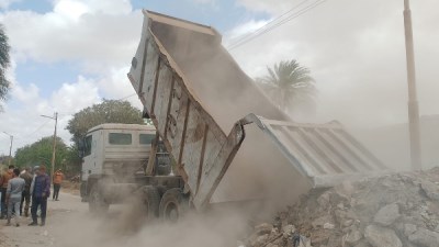 كسر بجزء من الطريق بالمنيا