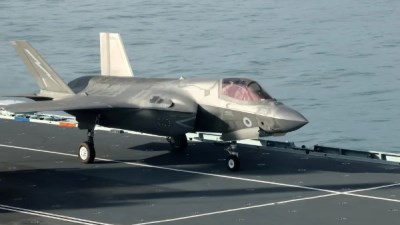 بريطانيا تعلن إرسال مروحيات إلى الشرق الأوسط لتعزيز القدرات الدفاعية 