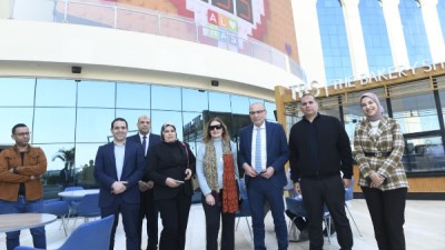 السفير صالح موطلو شين بمستشفي الناس