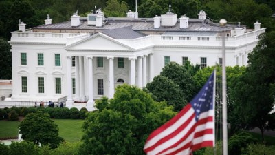  السلام من خلال القوة.. البيت الأبيض يبرر تراجع ترامب بتغريدة مثيرة للجدل