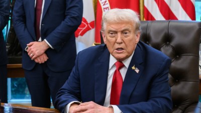  مع اقتراب نهاية مهلة فتح هرمز.. ترامب يصعد من وتيرة تهديداته لإيران 