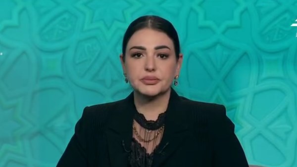 نهال طايل باكية بعد وفاة والدها