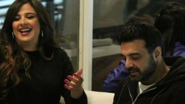 عمرو محمود ياسين وياسمين عبدالعزيز