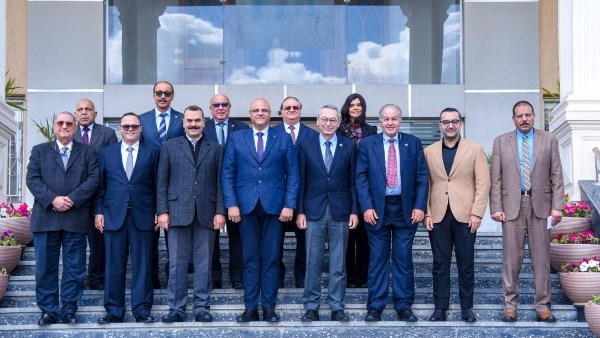 صور تجمع المحافظ و أعضاء مجلس إدارة الجمعية 