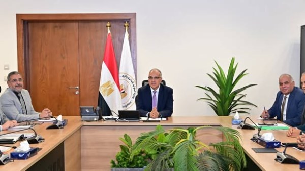 وزير الموارد المائية والري