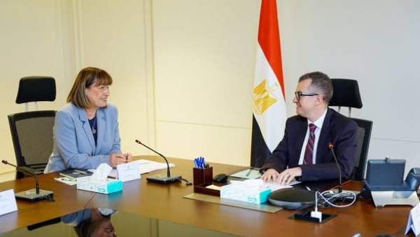 جانب من اجتماع اليوم