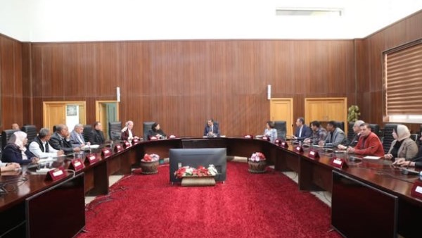 جانب من اجتماع اليوم