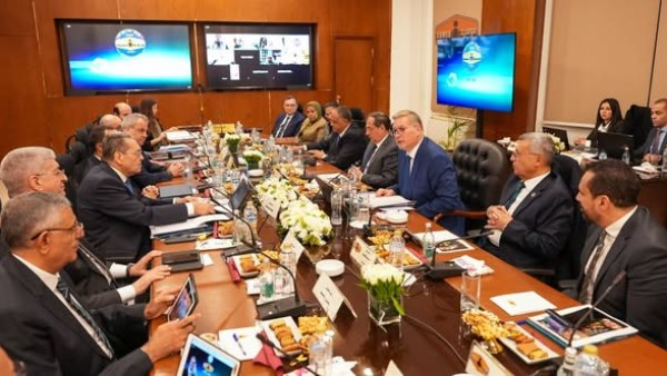 جانب من اجتماع اليوم