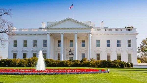 البيت الأبيض: سنواصل تنفيذ عملياتنا وسندمر النظام الإيراني