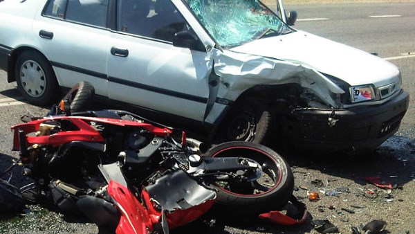 إصابة 4 أشخاص في حادث تصادم دراجة نارية وسيارة ملاكي بطنطا