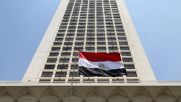 مصر ترحب بالهدنة المؤقتة بين أفغانستان وباكستان
