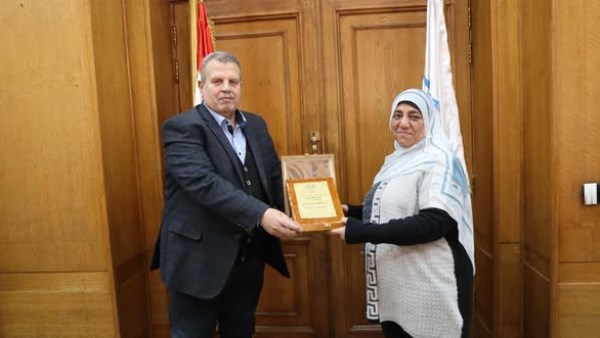  الهيئة تكرم عدد من الأمهات المثاليات