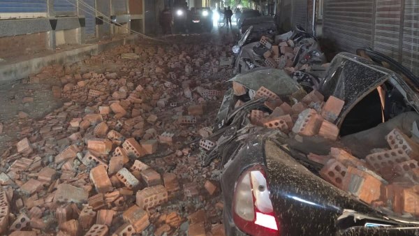 انهيار جزئى ببرج سكني بالمنيا