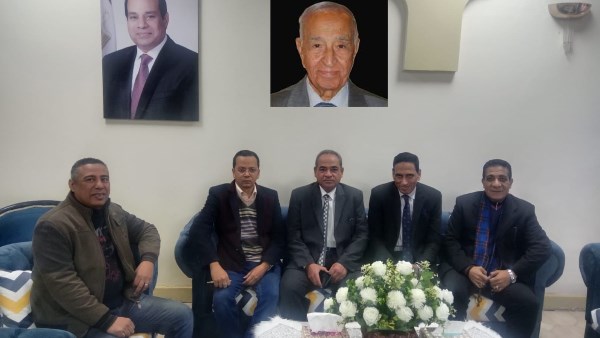 وفد من الإذاعة 