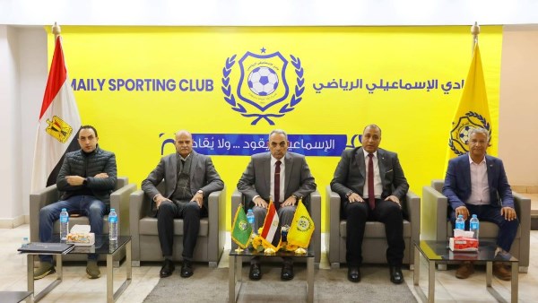 محافظ الإسماعيلية يدعم الإسماعيلي