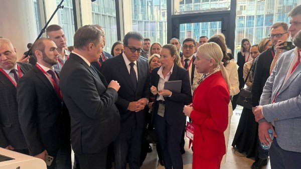 وزير الصحة يستعرض تجربة تطوير المنظومة الصحية خلال منتدى رفيع بموسكو 