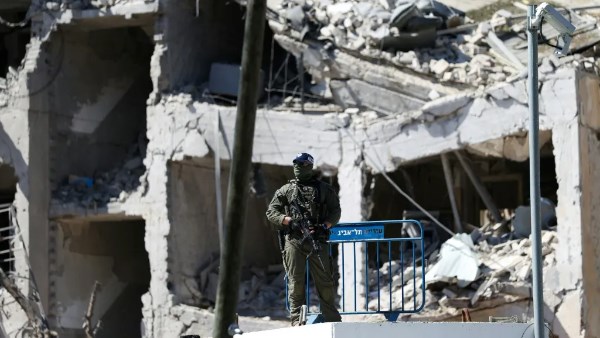 حرب مع الجميع.. إسرائيل تواصل التصعيد بضربات متواصلة لإيران ولبنان 