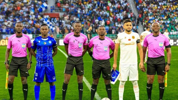 الطاقم التحكيمي