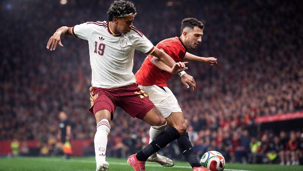 الشوط الأول من مباراة مصر ضد إسبانيا