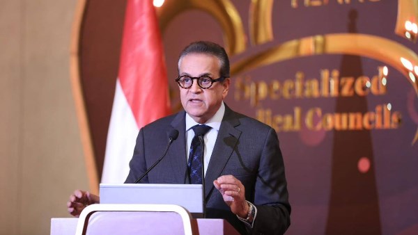 الدكتور خالد عبدالغفار وزير الصحة والسكان 