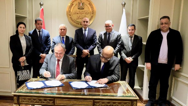 وزير التربية والتعليم يوقع بروتوكول تعاون مع "دار التحرير" لدعم التحول الرقمي وتطوير الخدمات التعليمية