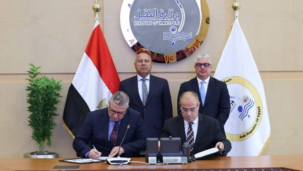 وزير النقل يشهد توقيع عقد ومذكرة تفاهم بين موانئ مصر البحرية والمنطقة الاقتصادية لقناة السويس