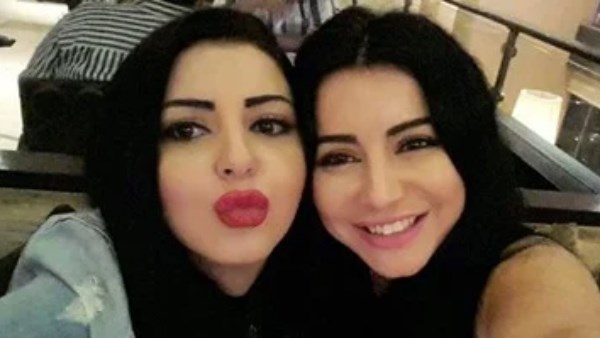 إيناس النجار وشقيقتها سوار النجار