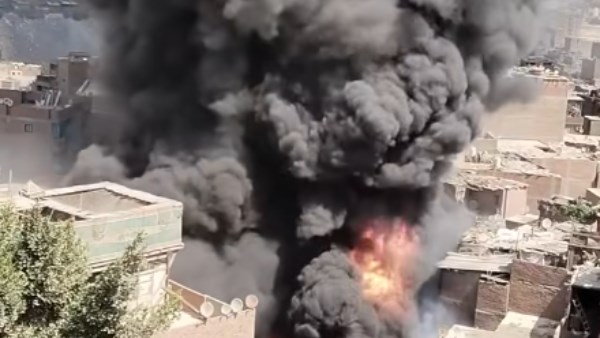 حريق في مخزن أحذية بالأوتوستراد بمنشأة ناصر والحماية المدنية تُرسل سيارات إطفاء للسيطرة عليه