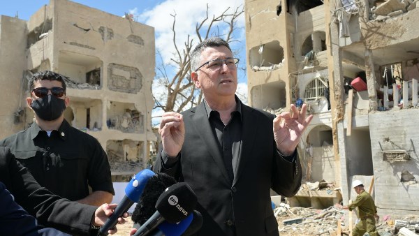 وزير الخارجية الإسرائيلي: "إيران تستهدف المدنيين كاستراتيجية لجرائم الحرب" 