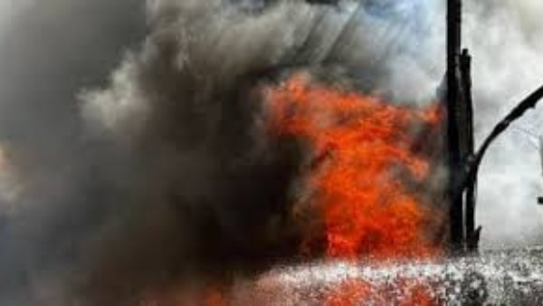 تحقيقات موسعة لكشف ملابسات حريق بمخزن خردة في منشأة ناصر 