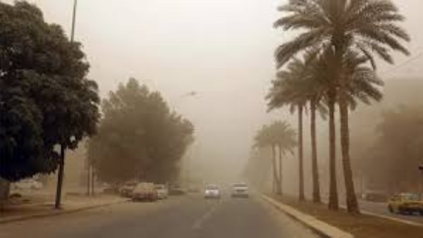  الأرصاد تحذر.. اوعي تقف تحت الأشجار او اللوحات الإعلانية  