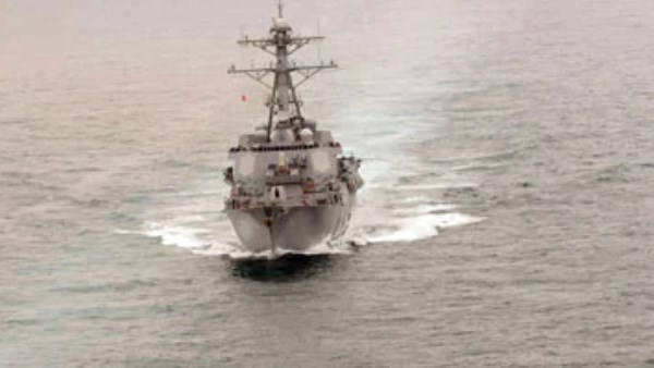 اقتراب 3 سفن حربية أمريكية من الشرق الأوسط لنقل 4500 جندي 