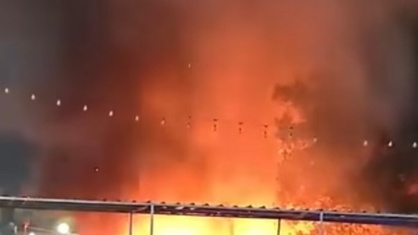 اندلاع حريق في جراج سيارات بالفيوم واحتراق 7 دراجات وسيارتين وتروسيكل 