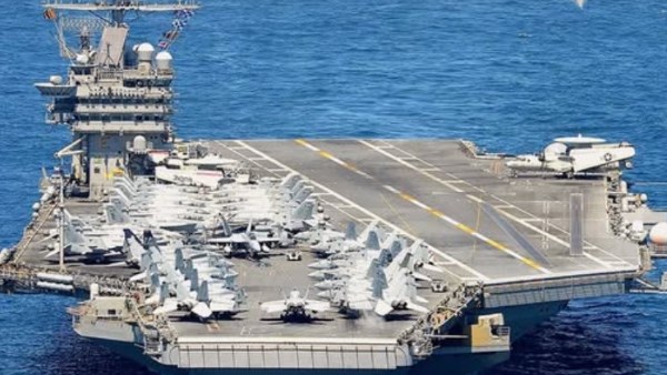 حاملة الطائرات الأمريكية جورج بوش تتجه إلى الشرق الأوسط وسط تعزيزات عسكرية محتملة 