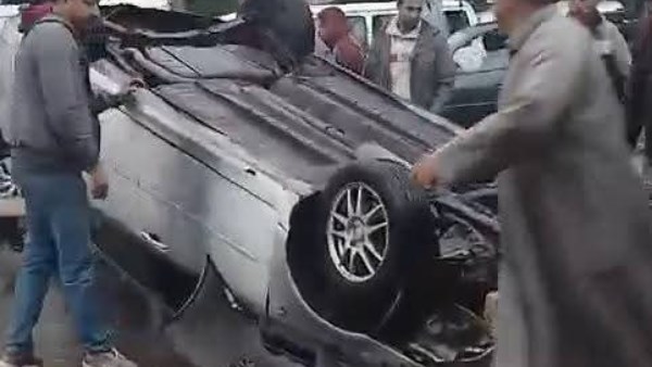 إصابة شخص في حادث انقلاب سيارة ملاكي على محور حسب الله الكفراوي في المعادي