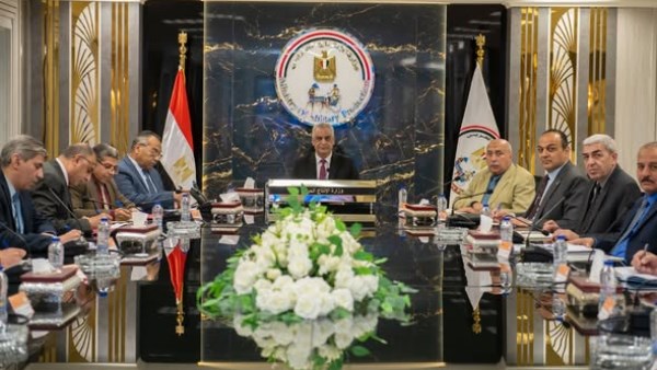 وزير الإنتاج الحربي 