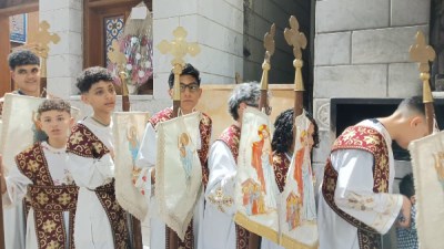 نور وبراءة على أعتاب القيامة.. الشمامسة الأطفال يخطفون القلوب بكنيسة الأنبا بيشوي ببورسعيد"