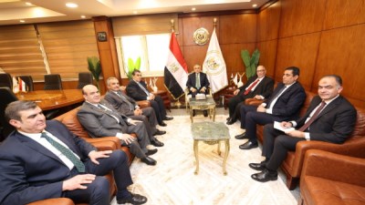 وزير العدل يباشر مهامه من مركز الدراسات القضائية ويلتقي مجلس إدارة نادي قضاة مجلس الدولة