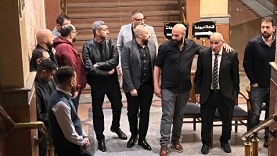 يستقبل  الفنان حاتم صلاح عزاء والده