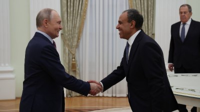 وزير الخارجية يسلم رسالة خطية من رئيس الجمهورية إلى الرئيس الروسي