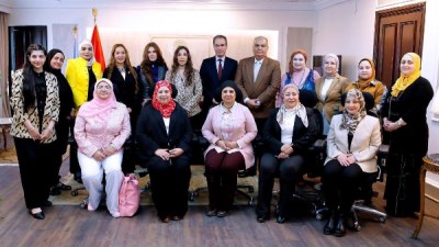 أحمد المسلماني مع خريجي "دورة مفيد فوزي" من أكاديمية ماسبيرو بالتعاون مع كلية الدفاع الوطني