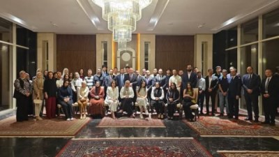 سفير مصر بالكويت يلتقي شباب الجالية ويؤكد دعم الدولة لتمكين الشباب بالخارج 