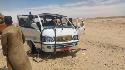 إصابة 3 أشخاص في حادث تصادم أتوبيس وميكروباص بطريق أبو سمبل بأسوان