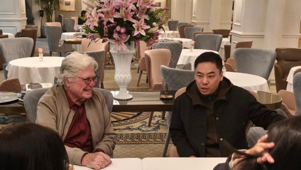 رئيس مهرجان القاهرة السينمائي الدولي يبحث توسيع آليات التعاون مع مهرجان بكين