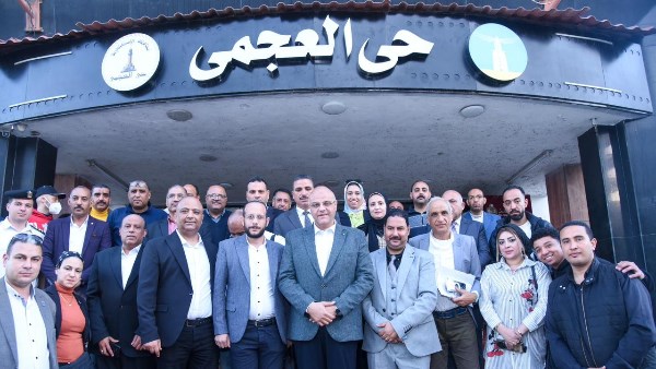 جانب من لقاء المحافظ 