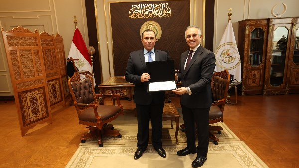 وزير العدل ينتدب 13 مساعدا جديدا ويكرم مساعدي الوزير السابقين