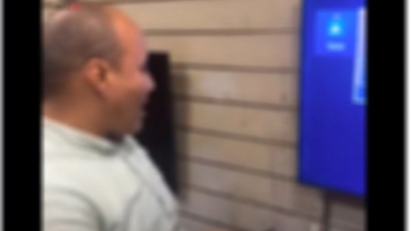 حقيقة فيديو مصادرة شاشات بمحل ألعاب في قنا