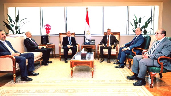 رئيس هيئة النيابة الإدارية يلتقي وزير شئون المجالس النيابية