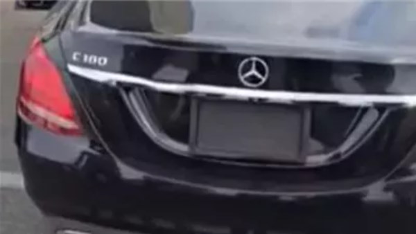 لوحات معدنية