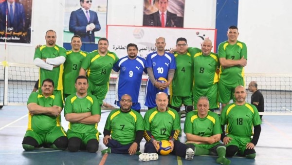 فريق الطائرة جلوس